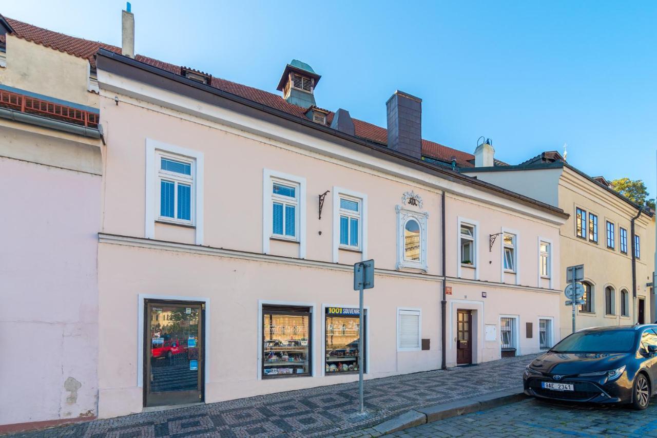 The Bookhouse, 5-Bedroom Residence By Prague Castle Экстерьер фото