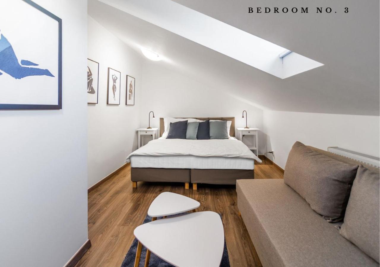 The Bookhouse, 5-Bedroom Residence By Prague Castle Экстерьер фото