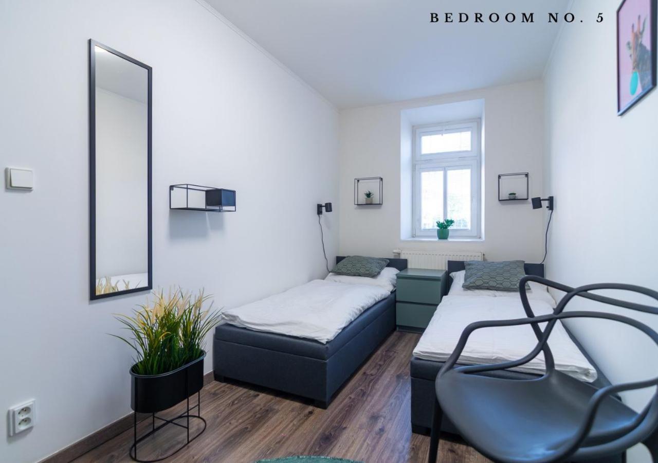 The Bookhouse, 5-Bedroom Residence By Prague Castle Экстерьер фото