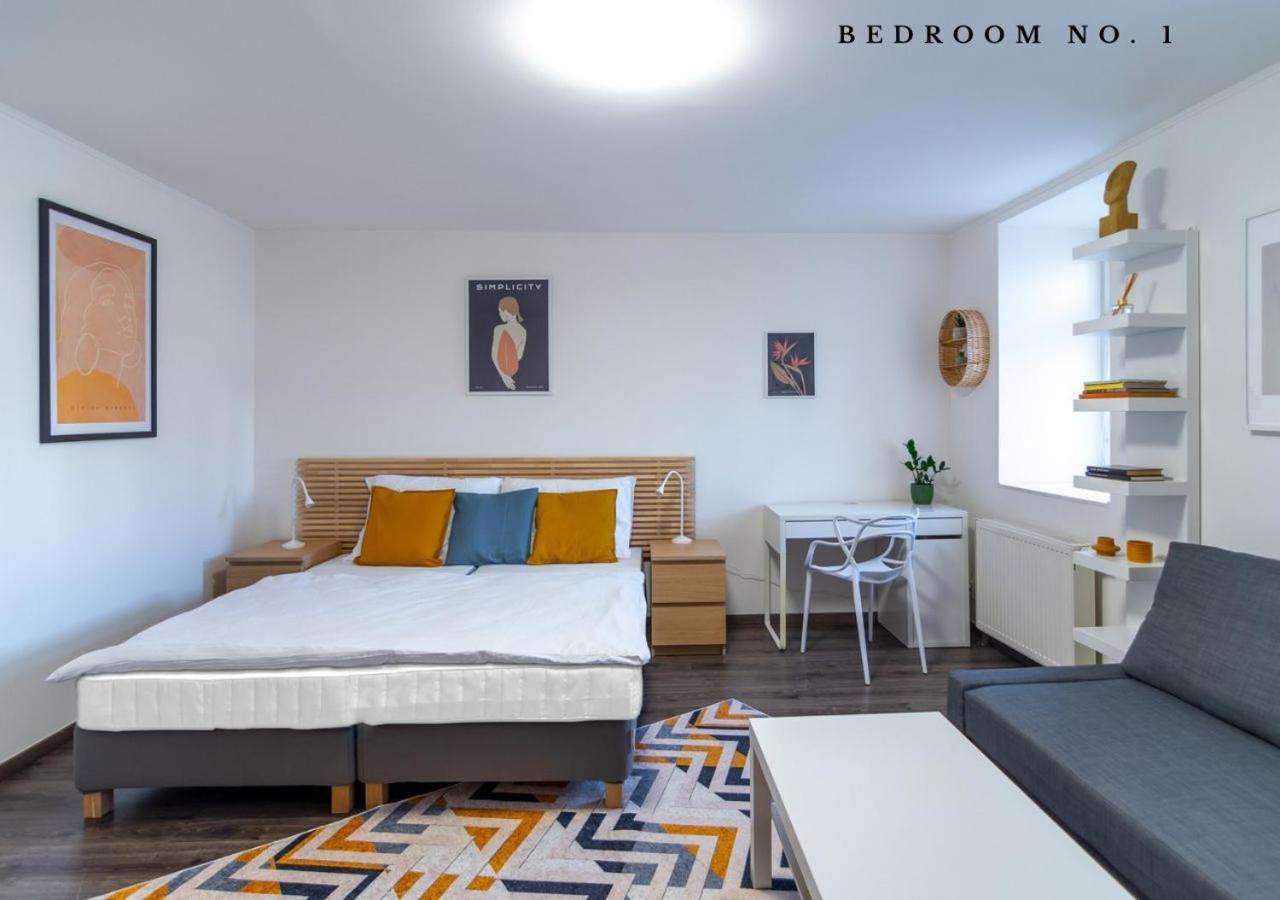 The Bookhouse, 5-Bedroom Residence By Prague Castle Экстерьер фото